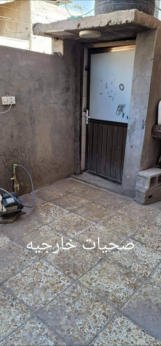 سلام عليكم يتوفر لدينا دار للبيع طابو زراعي سند 25 مساحه 150م طابق ونص يحتوي على غرفتين نوم واستقبال وصاله ومطبخ وخدمات بيت جديد خدمات كامله العنوان نهايه الشرطه الخامسه الدوانم قرب جامع ملك القدوس للاستفسار الاتصال على الرقم التالي *********** السعر مناسب جدا 75 وبي مجال
