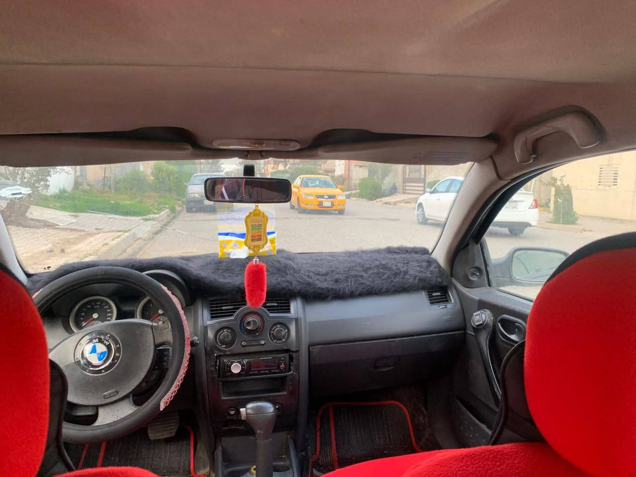 رينو الفين وخمسه للبيع تتفيه فول سياره ناقصها بس دفتر بانزين السياره بصمه بلادي السعر42بيها مجال قليل للستفسار اتصال ع رقم ***********
