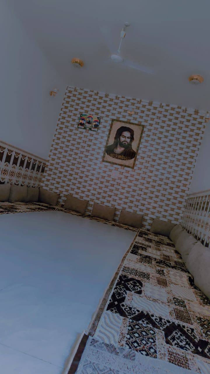 🏡 بيت للبيع – فرصة مميزة
📐 المساحة: 130 متر

🏗 البناء: حديث – درجة أولى

🧱 الهيكل: صب سقف وأرضية

🏢 عدد الطوابق: طابقين يحتوي على ثلاث غرف وصالتين واستقبال ومطبغ

📍 الموقع: بالحولي – ركن وعلى ساحة فارغة (موقع مميز جداً)

مقابل بيت ابو ذياب الفيتر

📞 للاستفسار والاتصال:***********
