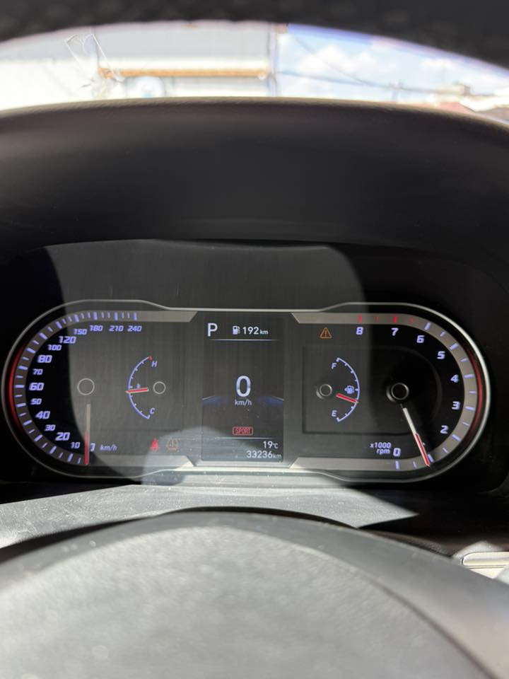 السلام عليكم توكسان موديل 2023  ابيض اللون
ماشية 33 الف
المواصفات
بصمة
ثلاث أنظمة قيادة Normal Eco Sport
حساس امامي خلفي
هاند بريك بصمة
كاميرا خلفية
شاشة 
حساس انخفاض الايطار 
عداد سرعة 
مانع تزحلق 
بردات خلفية وصندوق
شحن لاسلكي
نقطتين شحن بلخلف 

وباقي المواصفات المعروفة

السيارة بيها طخة خفيفة بلجهة خلفي مثل ماموجود بلصورة والباقي كفالة عامة 
سعر السيارة 210
للاستفسار الآتصال على الرقم: ***********
