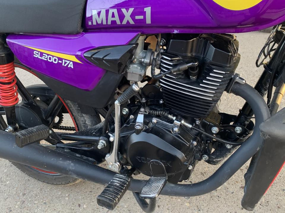 سلام عليكم شباب
دراجه سولنك ماكس وان احدث اصدار مال استخدام شخصي ممشتغله دلفري  الدراجه مكفوله كفاله عامه مكينه 200cc الدراجه شلعته تخبل  عليه اضافات فدراليات خلفيه وي البكلايت درع امامي مقاوم للصدمات. واقيات هواء ترحيب لكزز امامي شباب الدراجه مرتبه حيل ونضيفه مال جناي الشراي يتصل فدوه الموشراي لايتعبني  
هاذ رقمي
بي واتساب

‭0777 048 0918‬
