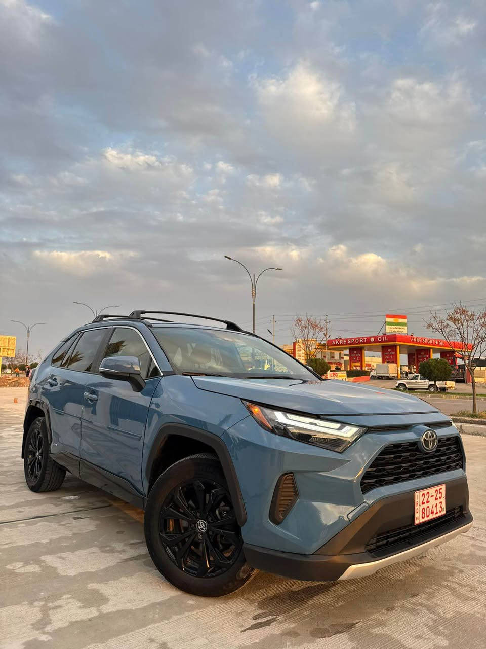 وصول الجديد رافور بلاك ان SE فول مواصفات 
لون مميز
رقم السيارة : بدون رقم يترقم شمالي 
موقع السيارة : اربيل
نوع السيارة رافور Rav4 
موديل السيارة : 2023 
المسافة المقطوعة: 21.000 ميل 
محرك بانزين وهايبرد وكهرباء
303 حصان 🐎 
تفويله شحن يمشيك 100 كيلو 

مواصفات: SE PRIME 

بصمة تشغيل 
بصمة ابواب 
مقاعد كهربائي 
تشغيل عن البعد 
مقاعد خزن وضعيات جلوس 
مقاعد تدفئة 
مقاعد تبريد 
مقاعد خلفية تدفئة 
سلايت فتحة سقف
صندوك كهربائي 
وضعيات قيادة . ايكو . نورمال . سبورت 
رادار نقطة عمياء 
رادار مانع تصادم امامي 
رادار خروج عن المسار 
رادار خلفي 
شاشة كبيرة 
المركبة دفع رباعي 4*4 فور ويل 
لايت اوتو LEDزينون دبل نشرة LED 
تبريد قطعتين 
نظام اوتو هولد 
نظام اوتو ستوب
تحكمات تحديد السرعة 
اوامر صوتية  
بريك كهربائي 
تراكشن مانع انزلاق
حساس مطر 

ملاحظات: سيارة فقط جملغ امامي صبغ  

 رقم شاصي : 4T3T6RFV1PU125744

 السعر 228$ 

للاستفسار 

*********** واتساب كورك مكان عقره أربيل, العراق
