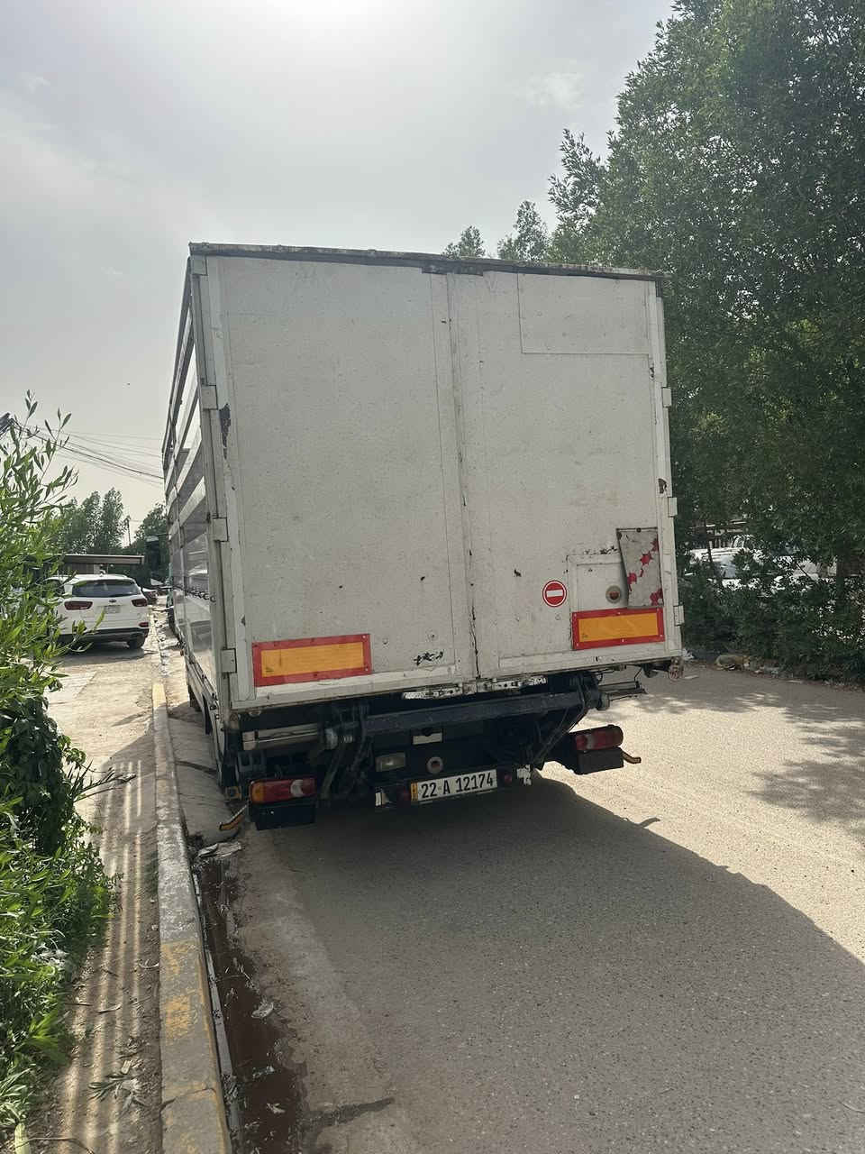 يتوفر سيارة حمل للاجرة اتيكو من بغداد الى جميع المحافظات طول البدي ٦ مترات وربع ***********
