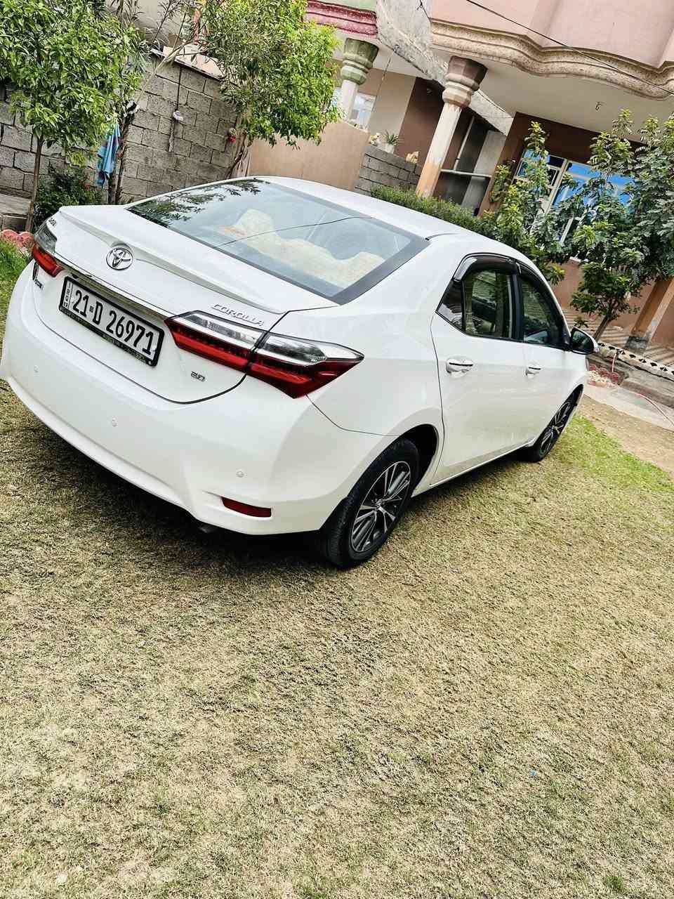 السلام عليكم.تيوتا كورلا خليجي ياباني اصل موديل 2017  مكفولة كفاله عامه سونارات اثنين مع المنشور مكينه 20 مواصفات تحكم ستيرن جهتين مانع انزلاق نضام سبورت ايكو حساس امامي وخلفي كاميرا شاشه كبيره اشاير بالمري  سيارة جديده شرط على وضع الشركه السعر 157 او بيها مجال للشراي مكان السياره ديالى المقداديه ***********
