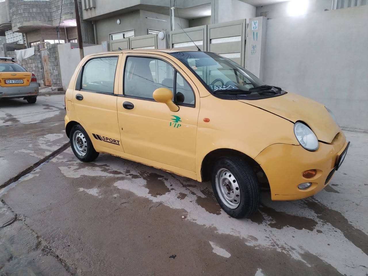 كوكو تكسي مديل 2012 رقم نينوى اجنبي للبيع محرك وكير شرط بدون ضرر كابون بانزين بيها طخم تايرات جديد تبريد شغال السعر 35 للاستفسار الاتصال على ***********
