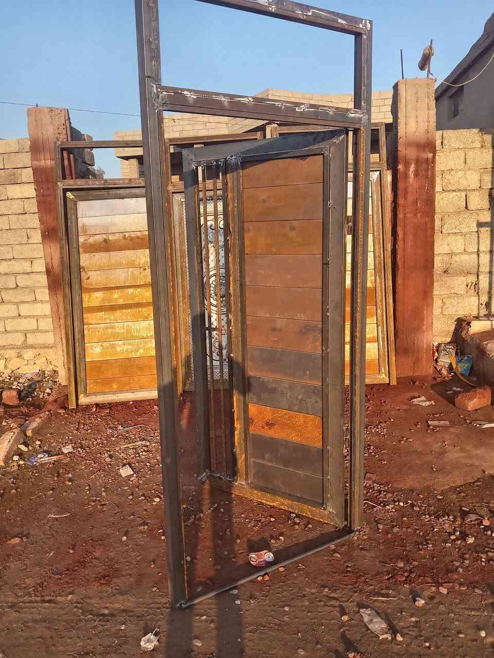 جزء بصيط من عمالنا  شغل سقايف قمريات بوب شبابيك  بدارة محمد عبيد ان شالله ينال عجابكم شقل قصاد ونقد الاستفسار ***********
