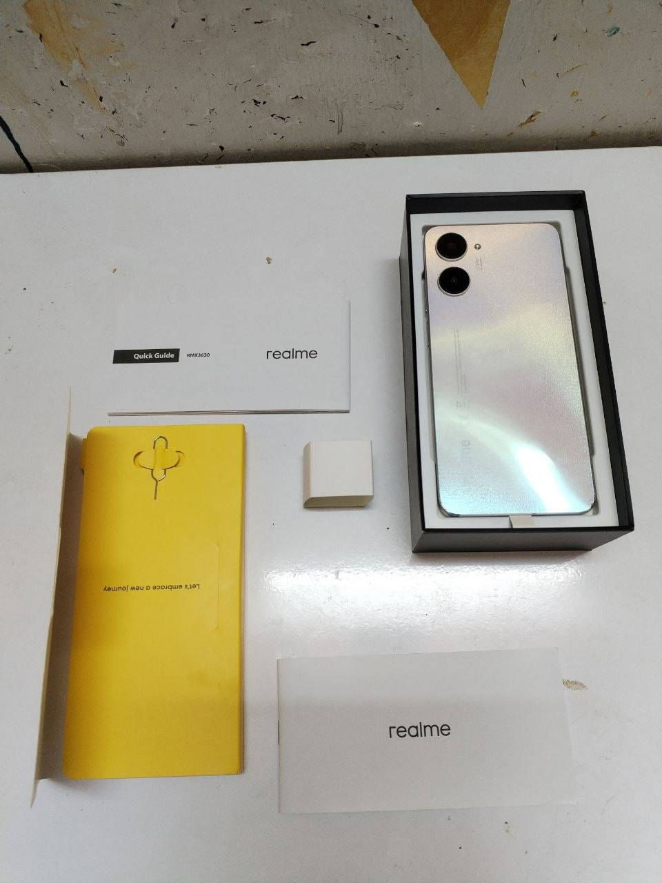 ياالله السلام عليكم شباب  : 
* ريلمي  realme  10
•  ذاكرة 256 يدعم 3 شرآئح SIM (سيمكارت) نظافة 100٪ برغي واحد ما مفتوح بي ملحقاته كامله السعر 150 الف كلش بيه مجال . 
_ تواصل واتس آب متوفر 
      ***********
