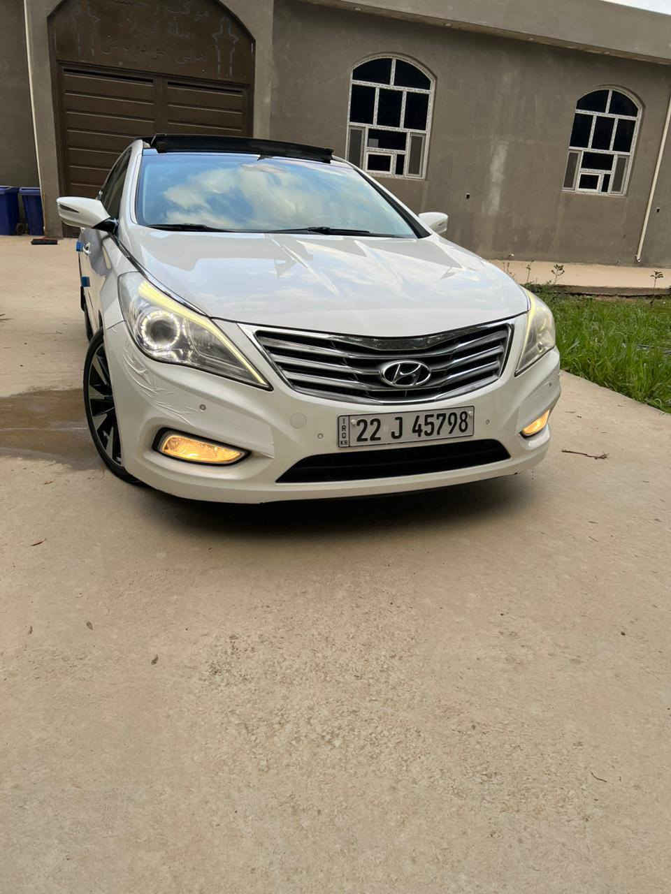 السلام عليكم ورحمة الله وبركاته ..........اللا عشاق جديد ول نضيف فقط.........
هونداي ازيره  خليجي موديل 2014 خليجي موصفات Vip فول الفول اعله فئه ...؟رقم اربيل   جديد هزه وسنويه تحويل جديد الحد ال 2030 
وكاله تحويل اني حاضر ........
 مكينه 6 سلندر  كفاله  لا تنقيص ولا تبخير 
سياره كفاله عامه  من فتح وتبديل  شرط سونار سياره جاهزه من مكينه وكير وحداديه وتخم تاير تبريد غرفه جديده الف ماذب عليه  
سياره نضافته 💯 بل 💯 جكد ما توقع نضيفه وجاهزه 
موصفات السياره
بجم كله زنون  
بصمه ابواب وتشغيل 
بانوراما طكتين 
كشنات جلد 
تدفئه تبريد كشنات 
قطعتين تبريد 
تحكم كشنات منفصل بل ابواب 
شاشه كبيره بلادي 
تحكم  بيانو 
هند بريك بصمه 
برده خلفيه كهربائيه 
بردات جانبيه خلفيه 
مري شفط نظام ترحيب 
عنده تقرب ناره داخليه 
فتح صندوق ذكي 
تحكم جام اتو ......
لدات امامي خلفي وبلو جكتور لد ..................................
لايت زنون عالي ناصي 
حساس امامي خلفي 
تحكم ستيرن كهربائي 
سترين كرهبائي + ذكي 
كشن ذكي 
نظام اصوات انفنتي 
لد مري جانبي 
اناره داخليه بلادي 
مري قلاب 
زراكات اماميه 
جرس بل 120 
حساس خلفي امامي 
يدات نيكل إشارات ترحيب جانبي ..........................
دمام خلفي كولتي عالي 
دبل كزوو خلفي 
ويل كب 19 كرؤم......
سياره جديده بمعنه الكلمه ماشيه  160حقيقي 
----------------------------------------------------------------------------
السعر  140 وبيه مجال كلش بسيط  .....مكان سياره بابل  ‏‪***********
وتساب 👉*********** 
----------------------------------------
