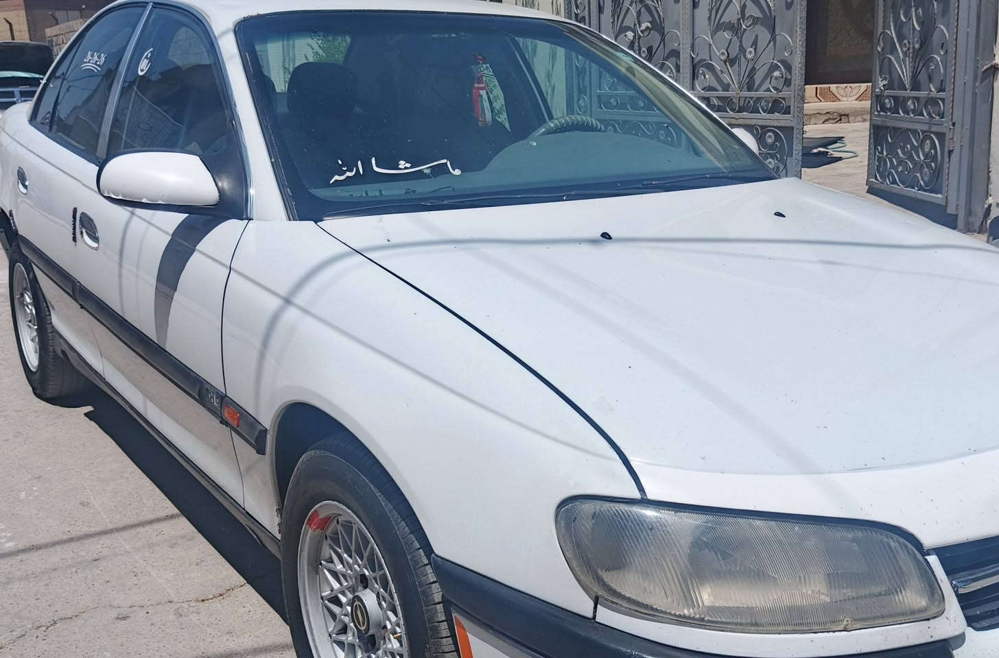 سلام عليكم وبل موديل 1995 سياره بدون صبغ بدون تعديل سياره جاهزه من كول نواحي كير محرك تبريد اب شرط سنويه جديده رقم اربيل شرط تحويل 
سعر55 بي مجال استفسار ***********

