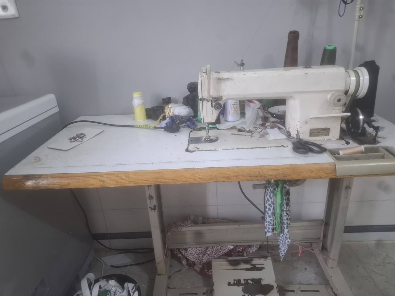 مكينه صناعيه للبيع شغاله كامله مابيها اي نقص المكان منصورية الجبل
***********
