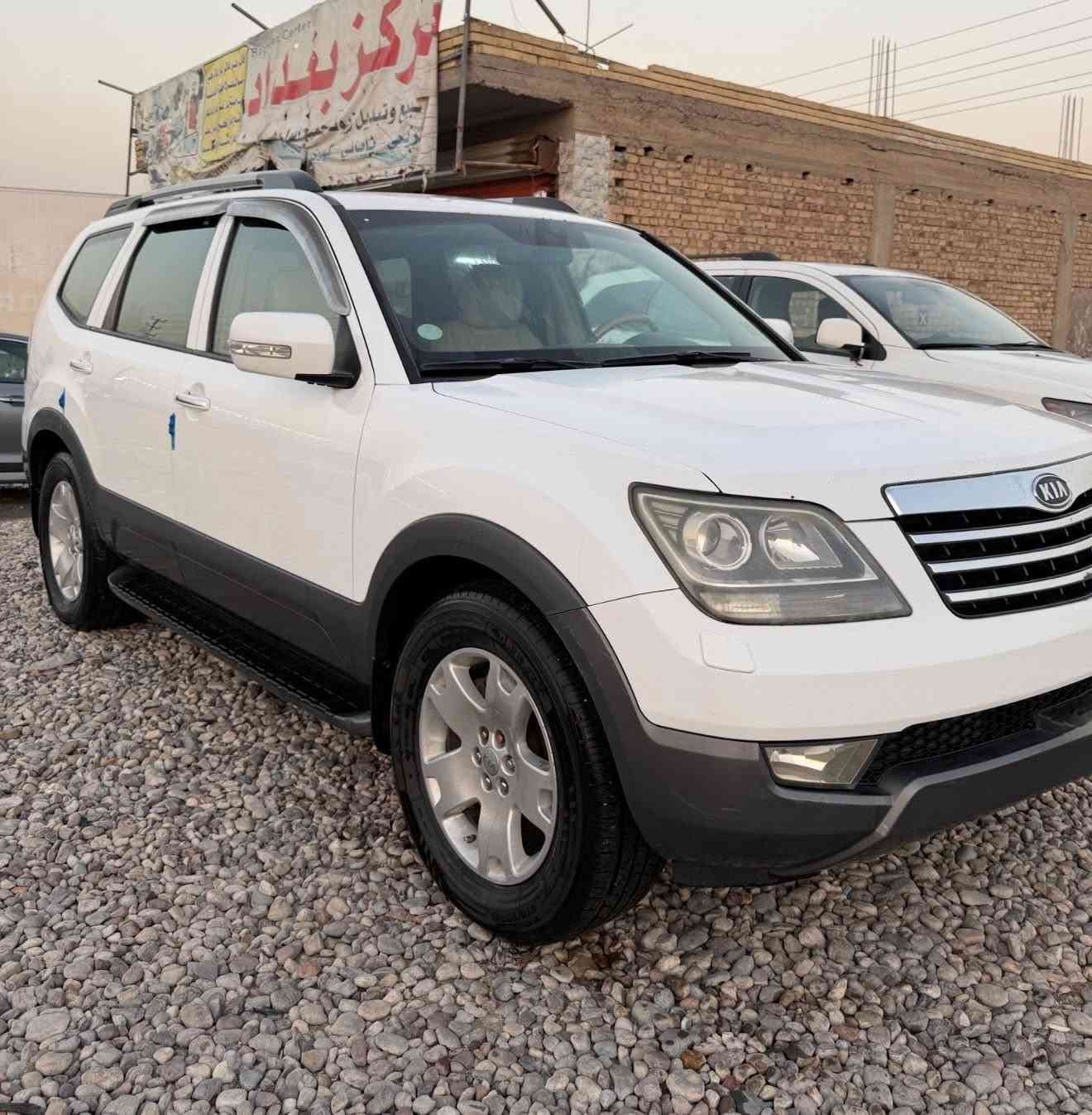 السلام عليكم 
للبيع فقط
مهافي 2013 خليجي 
رقم بغداد بسمي 
كفالة عامه 
محرك 6 
ماشيه 191 
السيارة جديدة وجاهزه تخم تاير حداديه مكينه كير تبريد 
7 راكب 
محرك مامفتوح 
السيارة مواصفات فول واحد على واحد للخير 
فتحه 
بصمه 
كشن كهربائي السايق والعبري 
كشنات جلد
زراك لايت 
جنطه شفط
مري شفط
3 قطع تبريد 
حساس خلفي 
كامرة 
بعد بيها مواصفات اكثر 
والسياره فول واحد على واحد 
مكان الديوانية 
اتصال على الرقم 
***********
