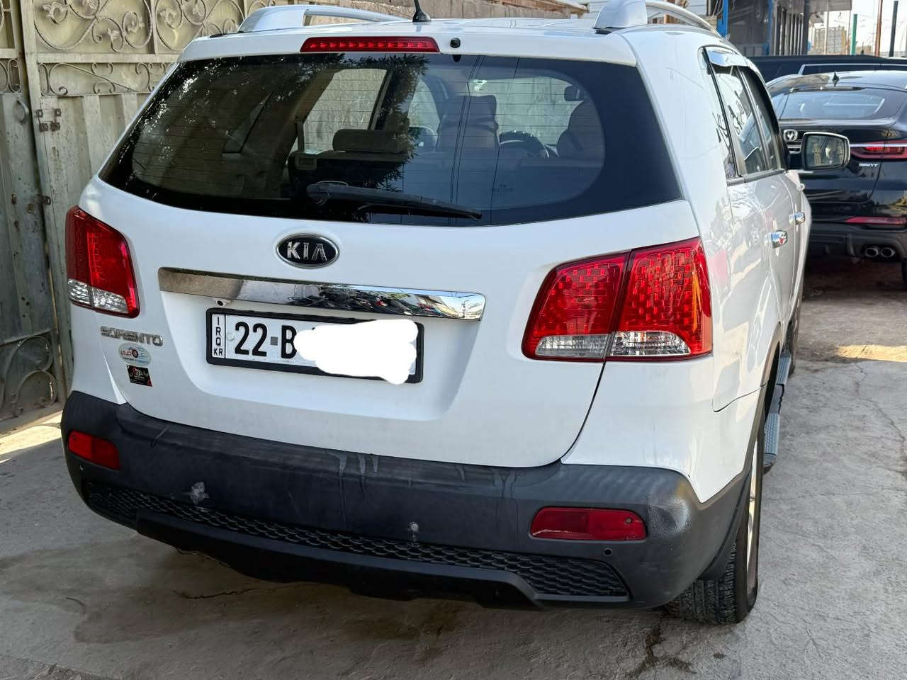 السلام عليكم 
سورنتو مديل 2012 
خليجي. السياره جاهزه ع اخير حبايه 
مكينه 4 سلندر 2400دوش 
كيرها بلاد 
تبريد ثلج ❄️ 
تتفئه 
صدر امامي. خلفي جديد 
داخلها بيجي. 
السياره مكفوله من عده مصطرت الرقم الخلفي مصبوغه باقي السياره كل صبغ ما بيها رقم أربيل جديد بسمي 
مكان السياره بغداد 
*********** 
مكلف بلنشر.
