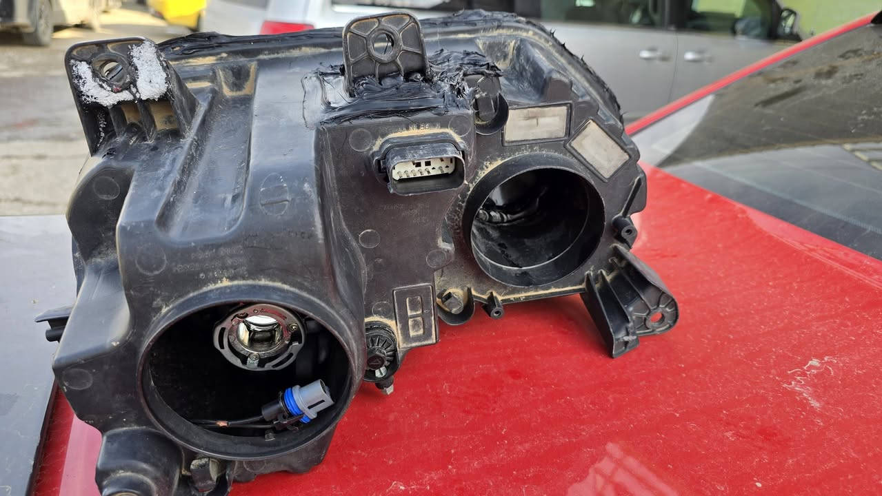 السلام عليكم يتوفر لايت اصلي والبدي تايون وبدي اصلي وهذا الايت المفلش سعرهن 250 الف
للتواصل ***********
