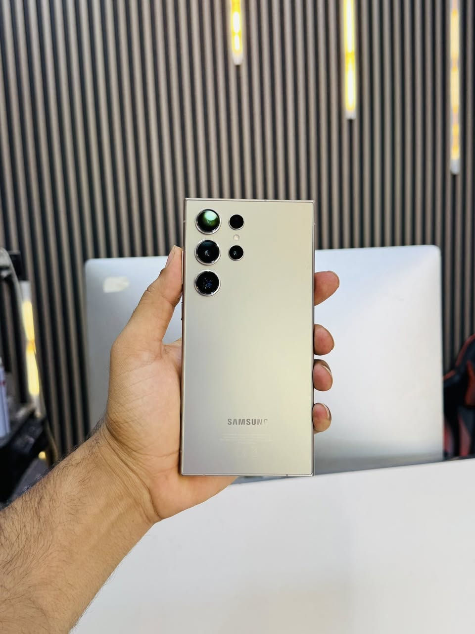 S24 Ultra

سعة 256GB — دبل سم

نسخة الشرق الأوسط

الجهاز نظيف جداً، ما مفتوح ، وكلشي بي شغال 100%

                       سعره 950 الف 
_____________________________________ العنوان البدير -مقابيل جمله سيد حامد


**إذا كنت صاحب هذا الإعلان وتريد حذفه لأي سبب، رجاءا أرسل رسالة إلى الدعم الفني**