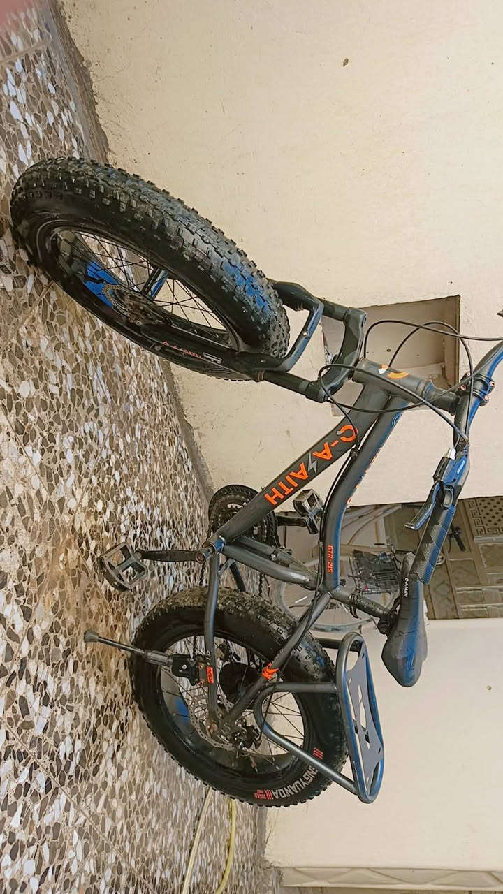 � للبيع دراجة فات بايم Fat Bike بإطارات عريضة، والموديل هو GTR-215 من ماركة C-A AITH.

دراجه قياس ٢٠ إنج، تايرات عريضة جداً (Fat Tire) مناسبة للطرق الوعرة والرملية والشوارع، بحالة جيدة جداً.

✅ 21 سرعة
✅ فرامل دسك أمامية وخلفية
✅ مساعد أمامي
✅ تايرات عريضة وثابتة

💰 السعر: 180.000دينار عراقي
علمآ الجديد ٣٥٠ الف
للاستفسار أو المعاينة راسلني على الخاص.
والله يبارك للمشتري. 🚴‍♂
وات ساب ***********
           ***********
@إشارة
