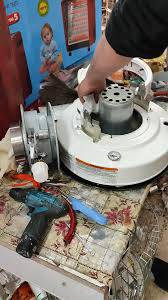 السلام عليكم محتاجين (مصلح مضبوط ) ذو خبرة يصلح طباخات كهربائيه مراوح سقفيه صوبات غسالات كون عندة خبره و مشتغل قبل( يومية خير من الله انطي ) للستفسار اتصل على الرقم ***********
