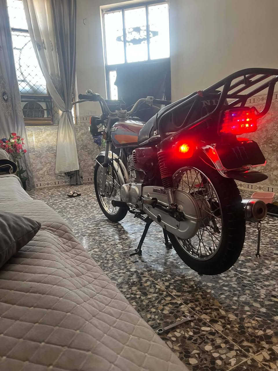 سلام عليكم شباب دراجه اربع كير نامه 
مبدله بس ولفات موديل 25 سكنر السعر 650 وبيه مجال حك الجيه +دراجه نشطه امانت الله مكاني بابل الحصوه


**إذا كنت صاحب هذا الإعلان وتريد حذفه لأي سبب، رجاءا أرسل رسالة إلى الدعم الفني**