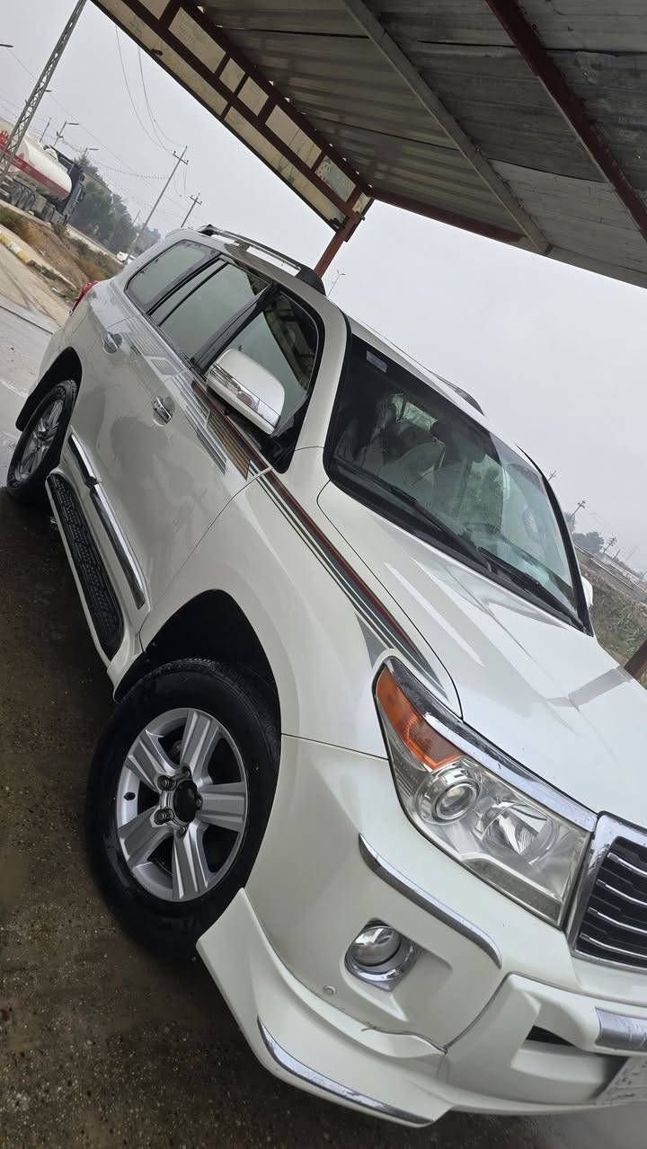 لاندكروز ١٤ مكفولة من الضربة والصبغ
بيها بارد بسيط بالباب الخلفي  جهة السايق 

فول مواصفات السيارة 

٦ سلندر ٤٠٠٠ سيسي 

رقم بغداد باسمي 

مكانها النجف 

السعر المقدس ٣٩٥ 
ترهم مراوس بسورنتو ٢٤ او ٢٥

***********
