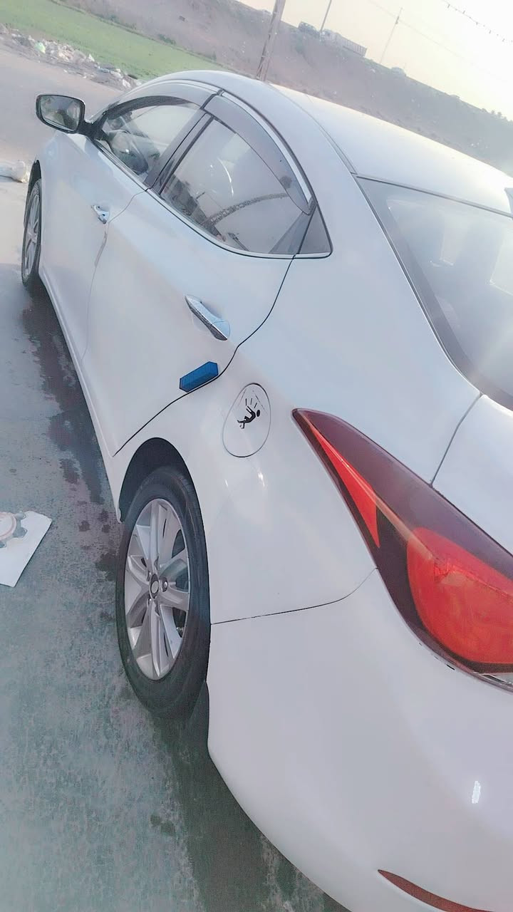 السلام عليكم النتره 20160خليجي
فول مواصفات  تحكم ستيرن فتحه
محرك 2000 
المحرك بيه خيط تبخير كير كفاله 
  حداديه  جديده قبل شهر مسويها  سياره جاهزه من كلشي تخم تاير  قبل شهر تحويل مباشر رقم بغداد
السعر 120$وبيها مجال
***********
*********** واتساب
