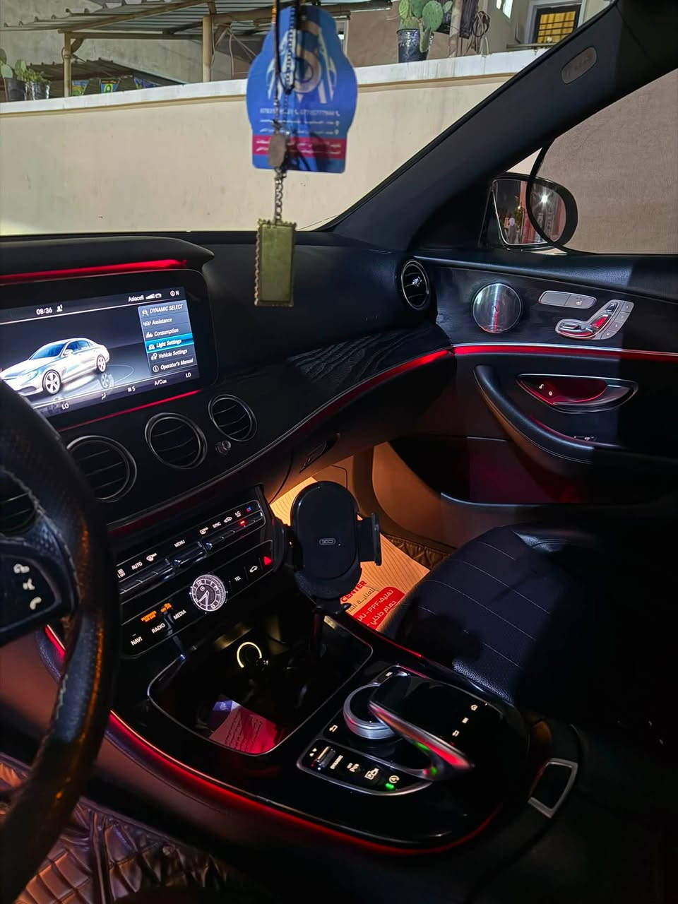 مارسيدس E300
موديل ٢٠١٧ 
الموديل المرغوب
وارد امريكي كلين تايتل ( بدون حادث) 
مواصفات الـ 4Matic 
ماشية ١٥٦ الف 
صيانة السيارة كلة يم شركة الماس 
رقم اربيل هزة و سنوية جديدة بأسمي 
تحويل او اسويلك وكالة 
مكان السيارة بغداد الجادرية 

السعر ٢٩ الف دولار 

***********
