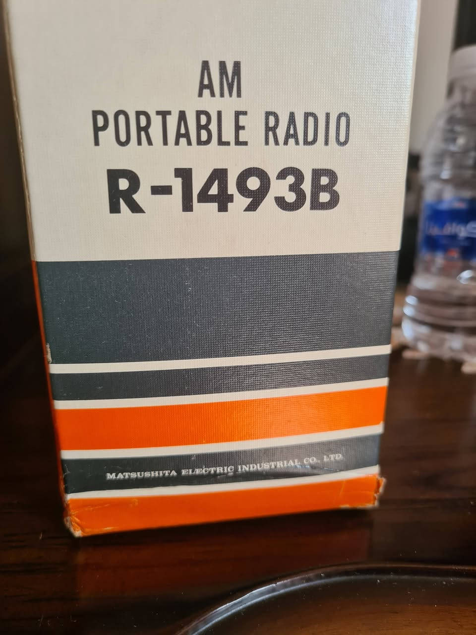 السلام عليكم راديو ناشيونال بانوسونيك جديد بالباكيت غير مستعمل. صنع الستينات. السعر خاص او واتساب ***********
