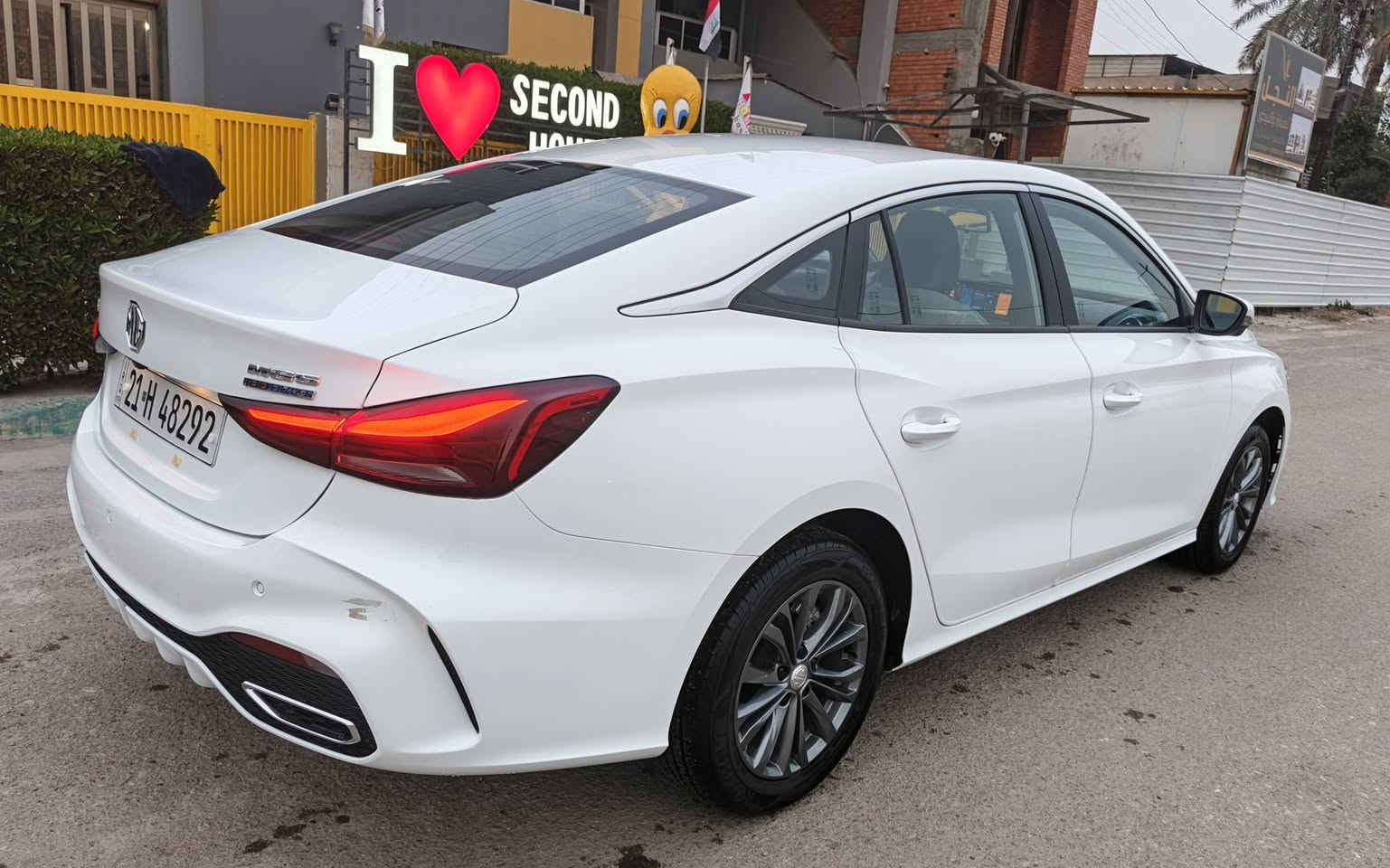 ‏السلام عليكم
‏للبيع سيارة MG_GT موديل 2025 
‏احدث وجبة 
‏لون ابيض رقم سليمانية الدولي وبااسمي
‏السيارة جديدة جدا مكفولة كفالة عامة بريحة الشركة
‏الممشة زيرو على كد الترقيم وجيبتها
‏  فول مواصفات واعلى فئة
‏دخول ذكي تشغيل بصمة
‏فتح ابواب وصندوق بصمة 
‏مقاعد جلد اسود مطعم بااحمر
‏(شاشة بلادية اصلية تحكم بالسيارة كامل) 
‏محرك  1500 تنفس طبيعي
‏اربع كامرات 360 درجة
‏داش كام كامرة تسجيل
‏شاشة عداد دجيتال
‏حساسات خلفية اصلية
‏فتحة سقف
‏اشاير بالمري مري شفط
‏Lتحكم ستيرن
‏كروز سرعة 
‏تبريد قطعتين خلفي امامي
‏تبريد ثلج 6 سرعات
‏هاند بريك بصمة
‏اوتو هولد
‏لايت اوتو زينون
‏ويل كب بلاك 16
‏اخوان السعر 132 ورقة وبيها مجال 
‏تجي تفحص السيارة وين ميعجبك حقك وترايك وين متريد
‏مكان السيارة العامرية
‏تريد تحويل او وكالة مضمون
‏‪
‏***********
‏ابو جود
‏
