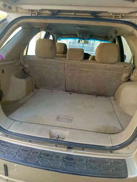 السلام عليكم سياره سورنتو موديل ٨ كير محرك خيرمن الله تمام تبريد ثلج منضومه جديده بالكامل تدفه شغاله لوكير شغال فور ويل كهربائيات كلها شغاله المكينه ٦ سلندر بيها اربع قطع صبغ ابيع حزام السياره بسمي السعر ٨٥. ورقه اتصل وتدلل ***********
