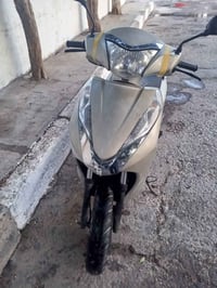 دراجه ماكس صيني دراجه نضيفه حلوه بيهه بس عواج بل ماشه قليل سعر 350وبيه...