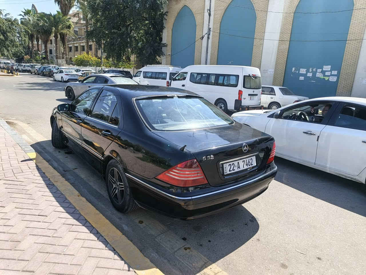 للبيع سعر ١٠٠ مكفول حجم٣٢٠ بسمي سنويه لل٣١ جاهزة من كل شيء دبل لووي نقال ***********
