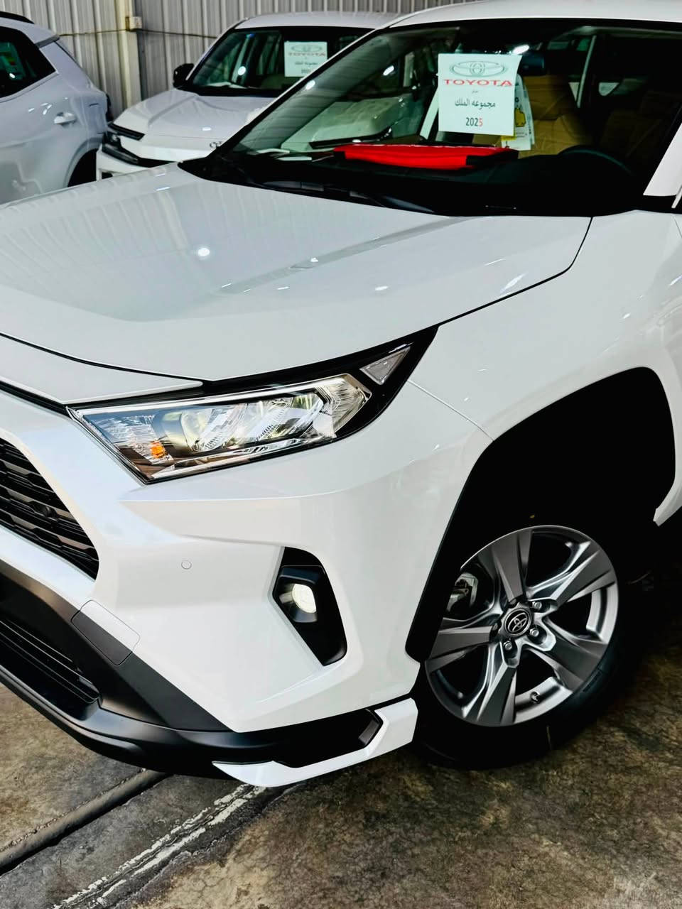 👑🔥 مجموعة الملك لتجارة السيارات الحديثة 🔥👑

🔥‼️ وصل حديثاً ‼️🔥
🚗 تويوتا راف فور XLE فورويل (قمارة حديد) 
موديل 2025 🚗

💥 أسعار نار – البيع نقداً فقط – أسعار VIP منافسة ومُرقمة بغداد 💥

▫️ محرك 2.5 لتر – 4 سلندر اقتصادي وقوي�▫️ نظام دفع رباعي (AWD)�▫️ شاشة وسطية كبيرة تدعم Apple CarPlay & Android Auto�▫️ شاشة معلومات للسائق�▫️ تشغيل بصمة ودخول ذكي�▫️ تشغيل عن بُعد للمحرك�▫️ كاميرا خلفية وحساسات أمامية وخلفية�▫️ مثبت سرعة ذكي�▫️ شاحن لاسلكي�▫️ مصابيح LED أمامية وخلفية�▫️ جنوط رياضية قياس 18 إنج�▫️ نظام الثبات الإلكتروني ومنع الانزلاق�▫️ نظام مراقبة النقطة العمياء�▫️ 7 وسائد هوائية�▫️ رحابة ومساحة مثالية للعائلة والسفر
🛡️ ضمان تويوتا العراق:�▫️ ضمان البطارية لمدة 8 سنوات�▫️ ضمان الكير والمحرك لمدة 3 سنوات أو 100,000 كم
🎁 عرض خاص وحصري:�▫️ ضمان إضافي سنتين أو 40,000 كم�▫️ 8 تبديلات دهن مجانية�▫️ 8 فلاتر مجانية
☎️ ***********�☎️ ***********
🔥 الكمية محدودة… اغتنم الفرصة الآن 🔥�📍 مجموعة الملك لتجارة السيارات الحديثة�📞  والاستفسار والاتصال 
👑 مجموعة الملك 👑
