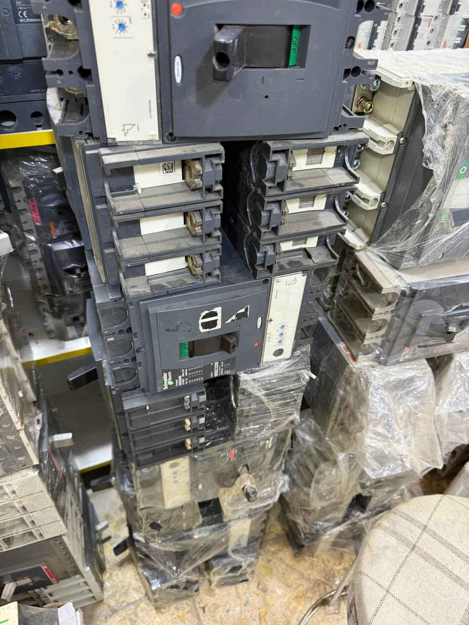 متوفر قواطع شنايدر✅
250A
400A
630A
للطلب والتواصل على الواتساب ***********📞
