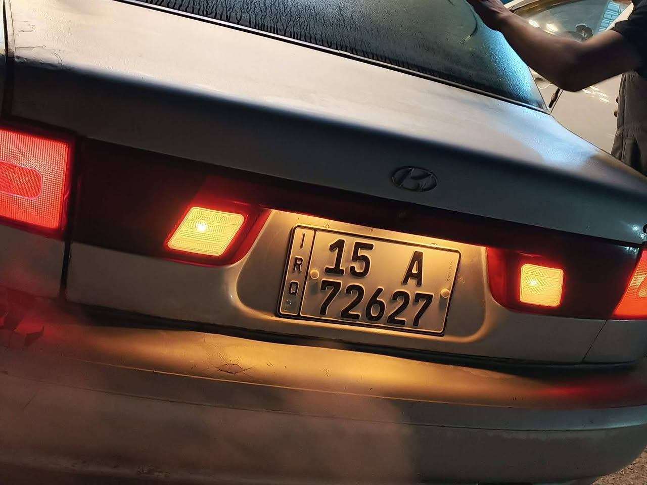 سوناته تو موديل 94 رقم انبار انكليزي
سنويه لل30  تبريد +تدفئه عل سويج
كهربائيات داخل وخارج شغاله
كير محرك شرط عل فحص
ترايك من البصره للانبار
صبغها بلادي مكفوله من ضربه ومن كلشي
وبيها خياسات بسيطه  شادلها مبخره + نوزلات + بلكات + تايرات كله جديد 
مكانها بغداد تاجي
(‏‪‏‪***********‬‏
(***********)        سعرها (45)وبيها مجال
