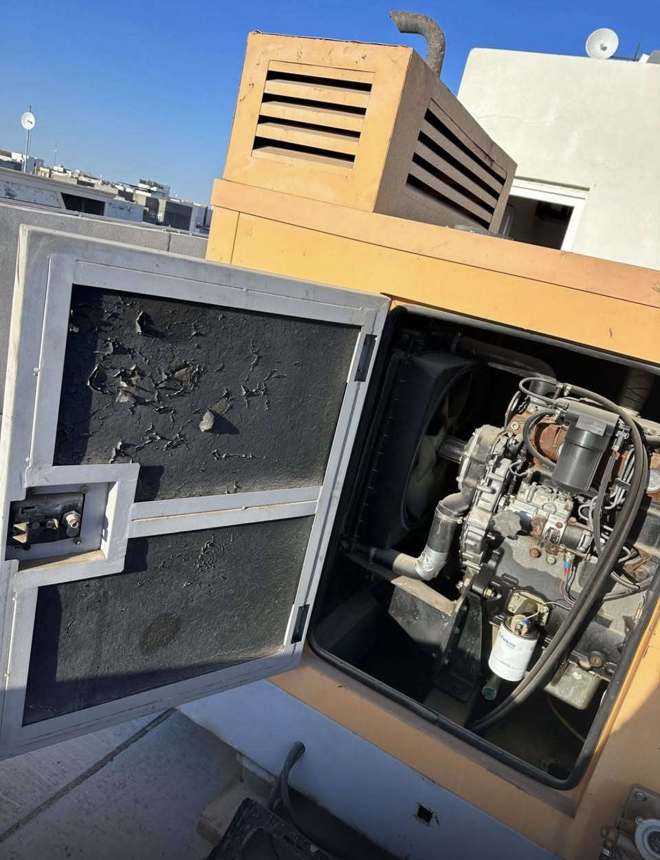 للبيع مولده بيركنز 30KV اصلي انكليزي مستعمل باله نظافه 90‎%‎ مكانه في الرمادي للاتصال على الرقم ***********
