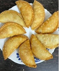 أكلات • أسعار مناسبة • تواصل خاص