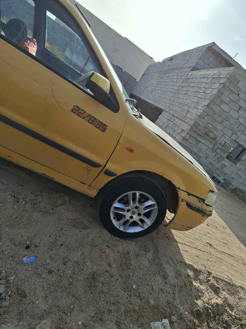 السلام عليكم سمند للبيع السنوية بسم راعيها هنا بلبصرة منتهيه سنويتها 2011 السيارة مجفته توها يعني جديد وكاله عينه وصينيها صار شهر من شديتها هم جديد مكينه وكير نضاف وحلوه تايرات جدد توه شادهن السعر 15 وبيها مجال بسيط كلش متواجد واتساب واتصال ع الشريحه وهاذه رقمي ***********  العنوان البصره كرمت علي
