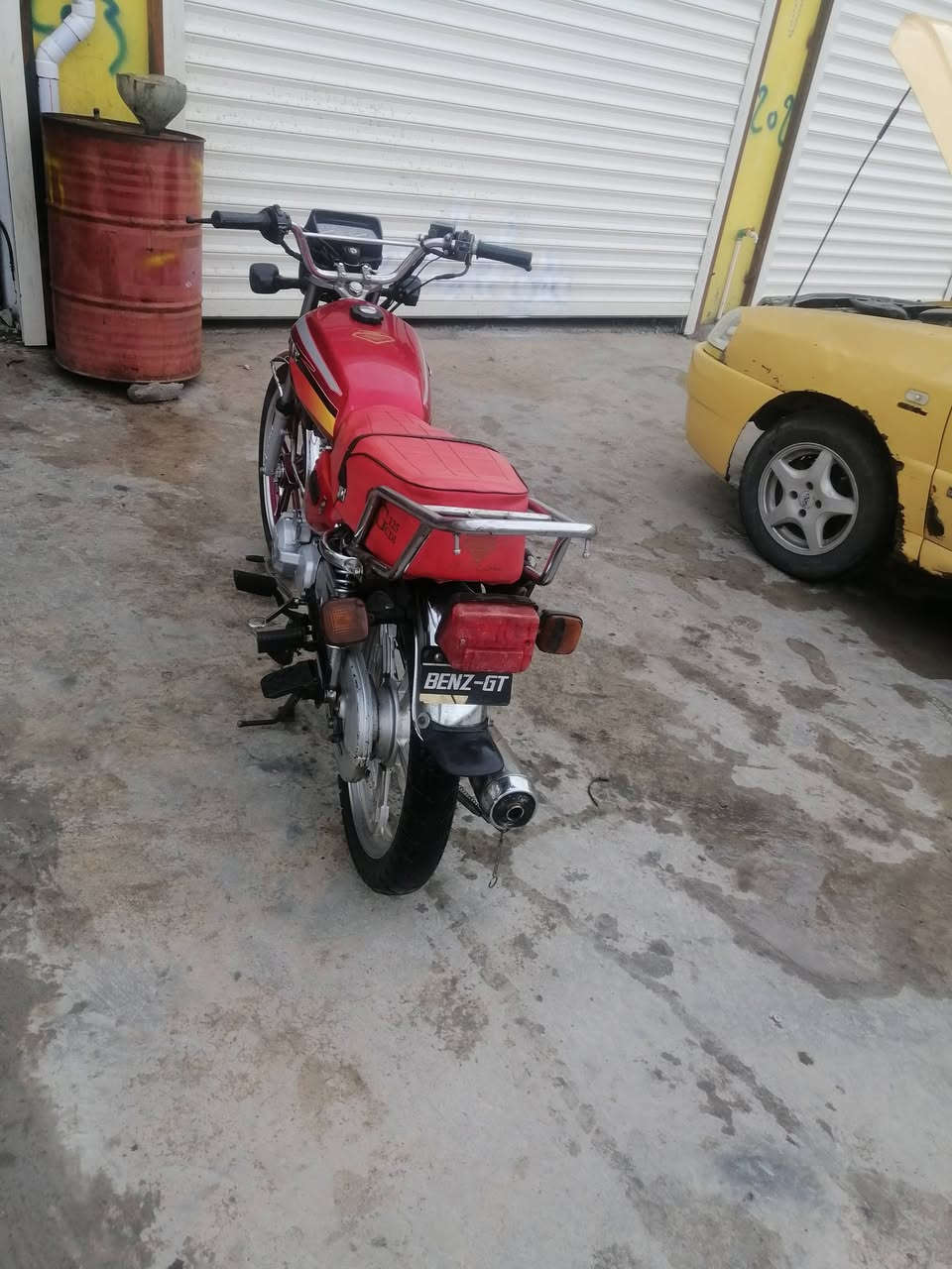 سلام عليكم درجة للبيع دراجه كامله ما بيها نقص النوع سيفان موديل ٢٠ مكان خانقين اي استفسار *********** واتساب و رصيد  السعر ٤٠٠بي مجال
