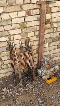 اغراض سيارات • قطع غيار • للبيع