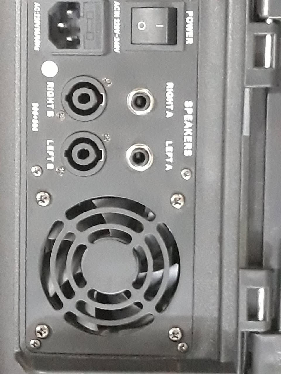 للبيع مكلف ياماها جديد كارتون 800 واط لكل خط تسجيل بلوتوث فلاش كما موضح في الصورة ***********
