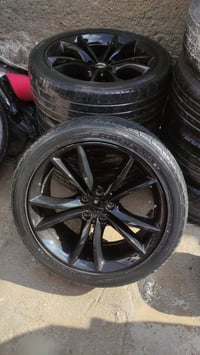 بلاك توب اصلي حجم 20هوه وتايراته مكفول لبيع ب375 الف وبي مجال 07708728...