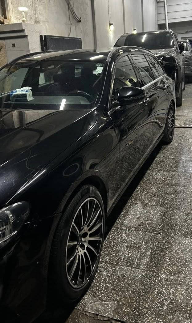 مرسيدس e200 2018
خليجية بيها بارد خفيف بالجاملغ الكدام اليمنه
ماشيه ٣٢٠ الف كيلو متر 
جنطة كهرباء اوضاع قيادة ٥ 
حدادية امامي جديدة 
حدادية وجوبلسات خلفي جديدة
شوته دهن صيانة قبل اسبوع مبدل كلشي
سيارة نشطة وجديدة
مستعجل عالبيع والمكان بغداد
السعر والاستفسار : ***********
