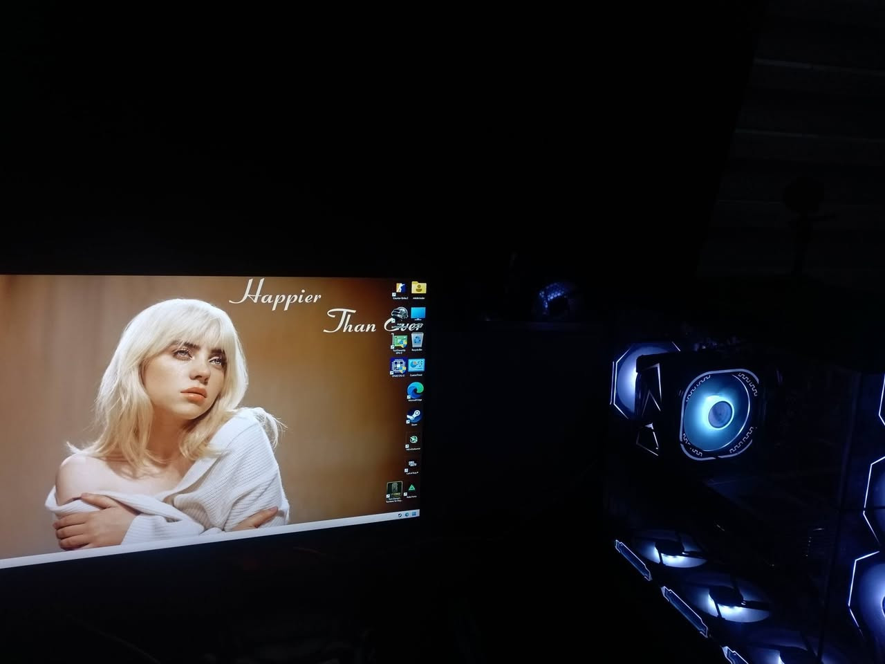 (Gaming PC) للبيع 🎮🔥

المواصفات:• المعالج: Intel Core i5-12400F• المذربورد: ASUS PRIME H610M-K D4• كرت الشاشة: ASUS Prime Radeon RX 9060 XT 16GB• الرام: 16GB (8×2) DDR4 3200MHz• الخزن: Lexar M.2 NVMe سعة 1TB• الكيس: Lovingcool LC-T2 مع 3 مراوح• المشتت: Cooler X2000• الباور سبلاي: RUX 650W

شاشة GameOn Pro Series للبيع 🎮

المواصفات:
• حجم الشاشة: 27 إنج
• الدقة: QHD (2K)
• نوع الشاشة: IPS
• معدل التحديث: 180Hz
• زمن الاستجابة: 0.5ms
• تدعم FreeSync
• مناسبة للألعاب وذات صورة سريعة وواضحة

الحالة: جديدة / نظيفة جداً
وصل الضمان موجود ✔️ مع وصل pc 

للاستفسار خاص.***********
مكان: كربلاء المقدسة 
ملاحظه الكرت حته فور كي يشغلك تكدر تبحث وتشوف 
ملحقات كيبورد من ريد دركاون
ماوس هايبر اكس 
ماوس باد 
مضخم سماعات 
مع واير نت الاصلي تايگر 20M
مع جوستك من ريد دراكون 
ملاحظه اي قطعه للبيسي ول ملحاقات كراتنيه كلهن موجوده وضمانات 
ولكرت ضبطته عل ارقى اعدادت كفاءة وقوه
