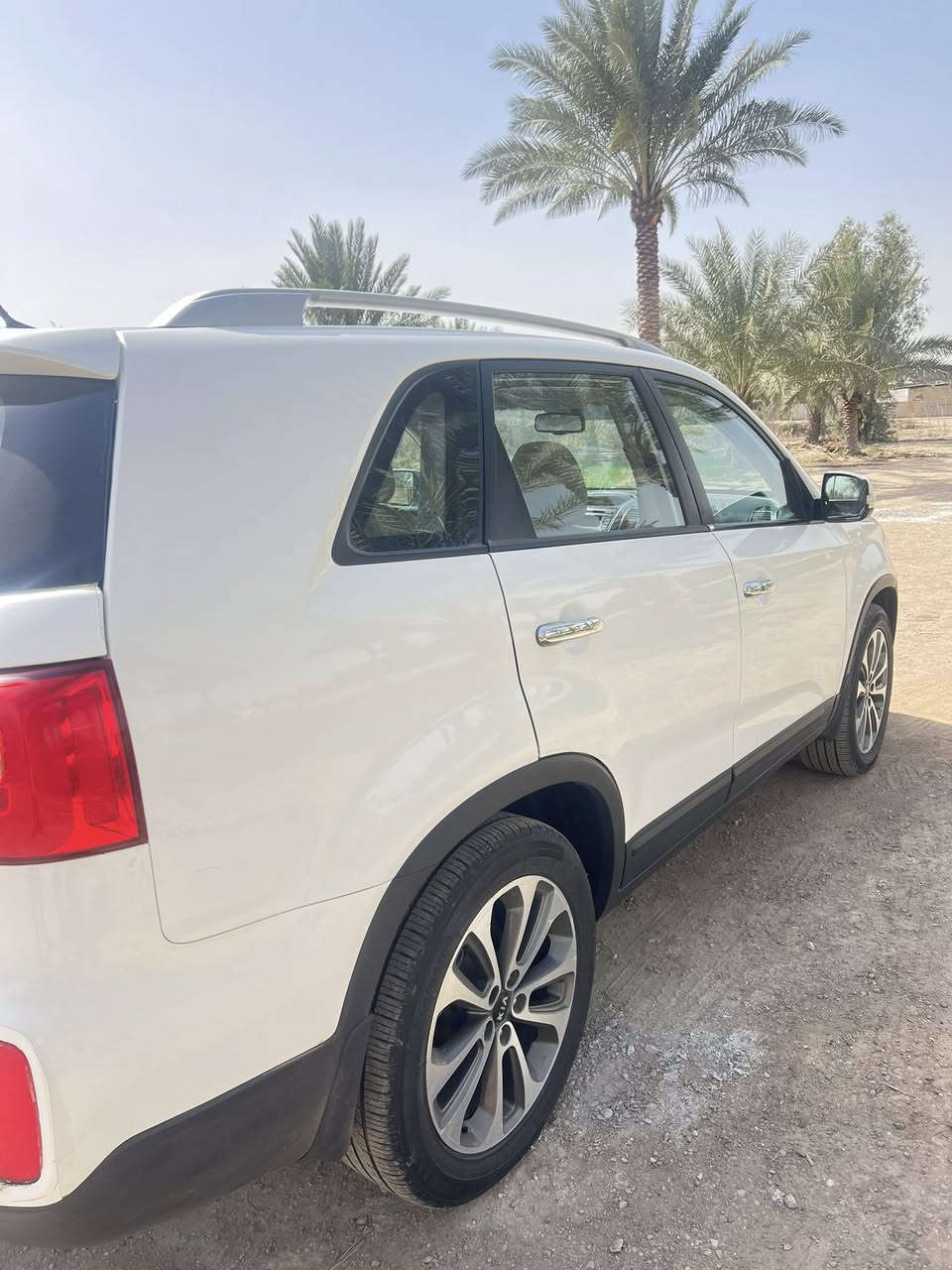 السلام عليكم سورنتو للبيع موديل 2015 خليجي كفاله عامه سياره جاهزه من كلشي سنويه 2027 بأسمي  محرك 6 سلندر للاستفسار ‭0786 113 8396‬
