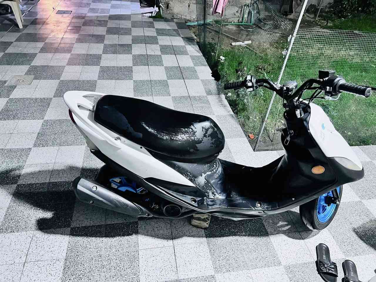 سلام عليكم دراجه ماكس عدله خير من الله كهربائيات مكينه حلوه ونضيفه دراجه مال جناي ابد ممتعوبه ومثل مواضح عندك بالصور والفديو سعر ٤٥٠ الف وبيها مجال للطيبين تحب تجي خاص او واتساب ***********مكاني بابل
