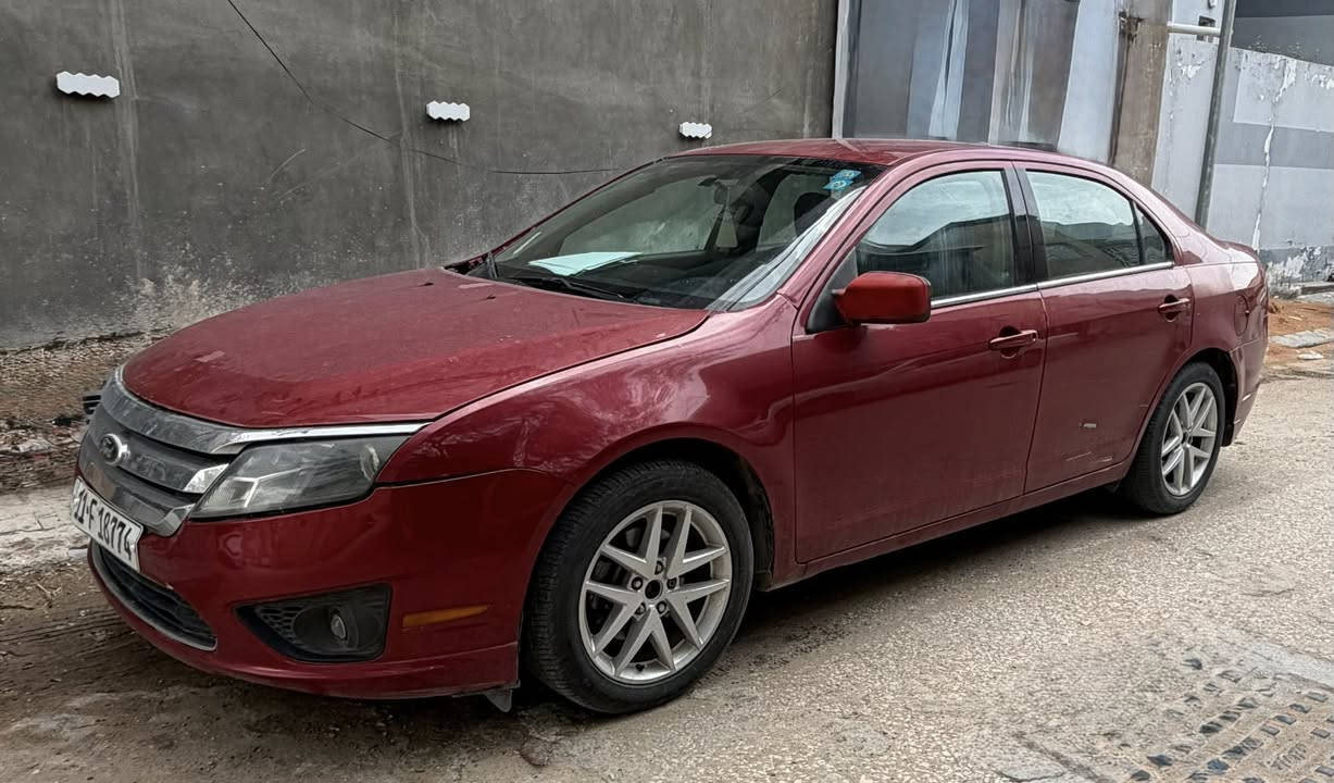 السلام عليكم فورد فيوجن موديل ٢٠١٠ كلين تايتل بيه حادث بالعراق مرفقة صورة الحادث مع رقم الشاصي تنفس طبيعي محرك ٢٥٠٠ محرك و كير بحالة جيدة حدادية جيدة رقم بغداد انكليزي بأسمي مكان السيارة النجف والسعر ٨٧ ورقة وهذا رقمي *********** قليل بالفيس وطبتم بالخير.
