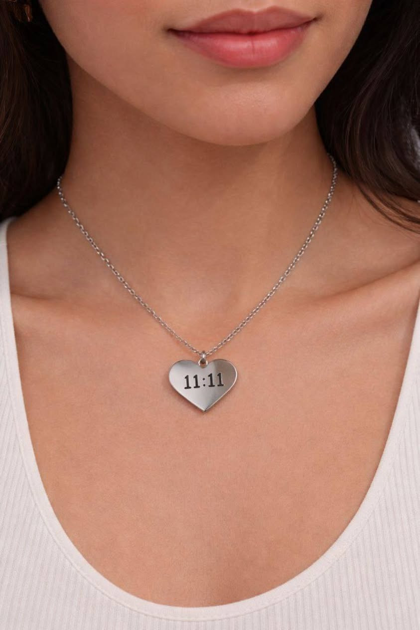 قلادة 11:11 🤍✨ الترند بـ 7 الاف مع التغليف المجاني 🌚💙
متوفر الون الذهبي والفضي بالشكلين 
 التوصيل لجميع المحافظات


**إذا كنت صاحب هذا الإعلان وتريد حذفه لأي سبب، رجاءا أرسل رسالة إلى الدعم الفني**