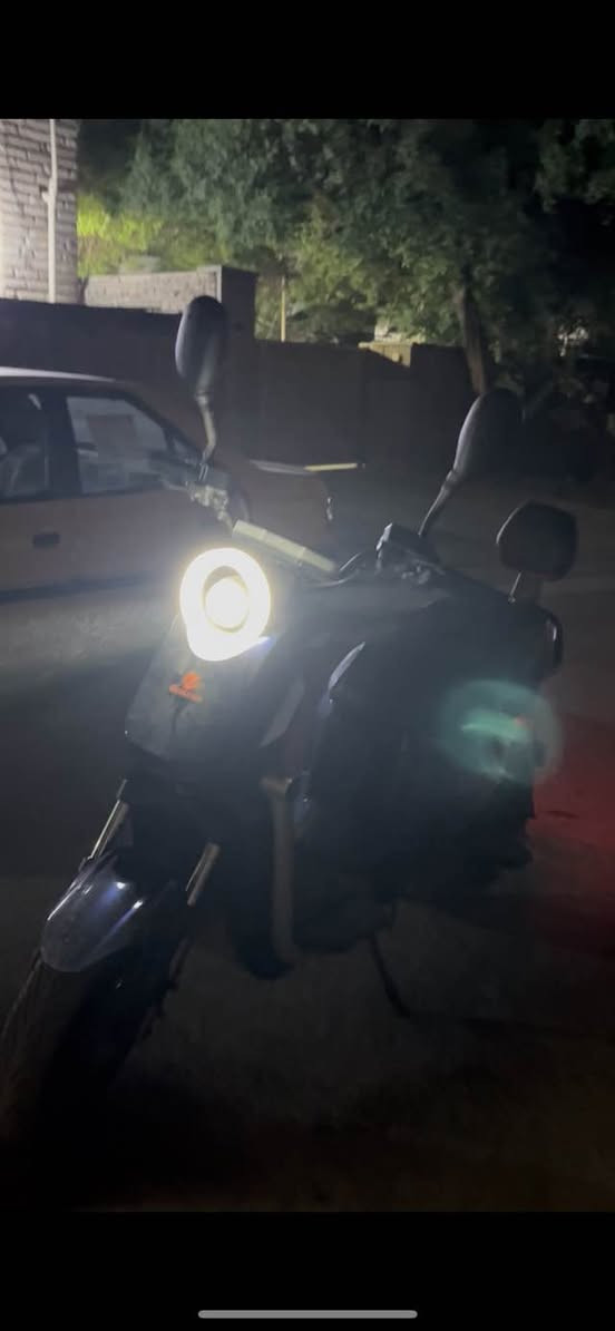 سلام عليكم دارجه يونور 2 2025 فول موصفات 
لد زنون عالي وناصي 
دبل اشاره
شاره يسره ويمنه 
هورن 
7بطاريات مكفوله 
دبلات خليفه 
شاشه بلادي 
كشن جلد 
توجه جلد
بريك دسك 
بريك امامي وخلفي 
تايرات جبلي جديد تخم 
دراجه حلوه ونضيفه ولا نقص برغي 
ملاحضه 🛑 دارجه ضد ماي ضمان سنتين 
السعر 850بي مجال للطيين ❤️
للتواصل *********** وشكرا
