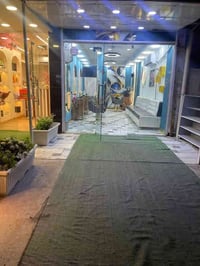 محل حلاقه بحاجه الى حلاقين عدد(2)  العنوان السيديه المحل على شارع عام ...