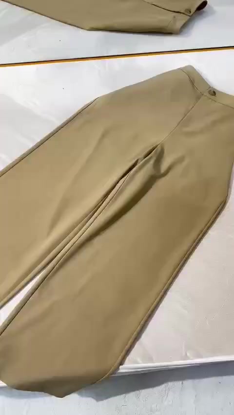 ❤️ ﷽

الكولكشن الجديد موديل العيد يبدأ من هنا 💐 

ووصل الجمال وترند الموسم😍❤️

طقم العيد قطعتين خامة إيروبين إيطالي

قياسات  من 38 _ 48


**إذا كنت صاحب هذا الإعلان وتريد حذفه لأي سبب، رجاءا أرسل رسالة إلى الدعم الفني**