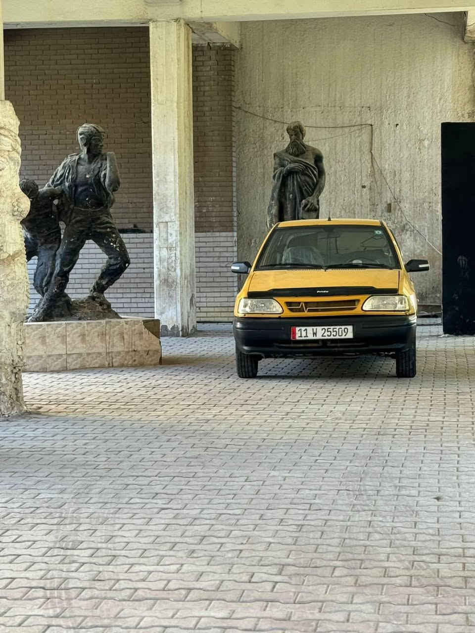 سلام عليكم سايبه 2015 سياره ما بيه ضربه بيه صبخ على كد شبرين مال فابيونو تخم تاير جديد صالي 5 ايام من شديته صدر جديد كير جديد تبريد شغال سياره مصلح الشواصي مال جهت صدر بيه نقص مكينه بيه تبخير وبور سياره بسمي مصفره سعر 33 وبيه مجال حك جيه ***********
