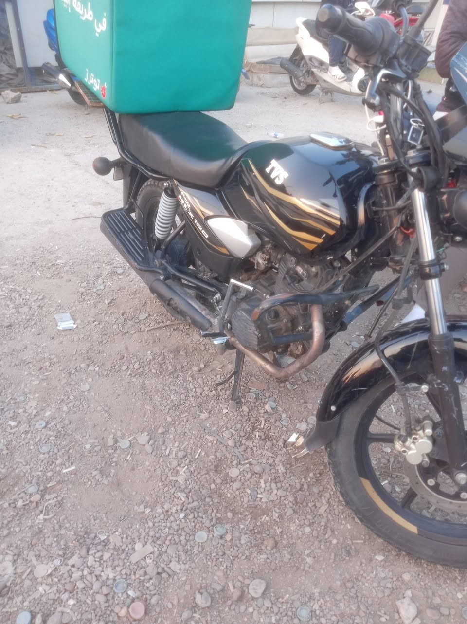 السلام عليكم
دراجة تيفي اس نضيفة
برغي ممفتوح بيهة
مكان الغزالية.
السعر 2250 وبيهة مجال
***********
